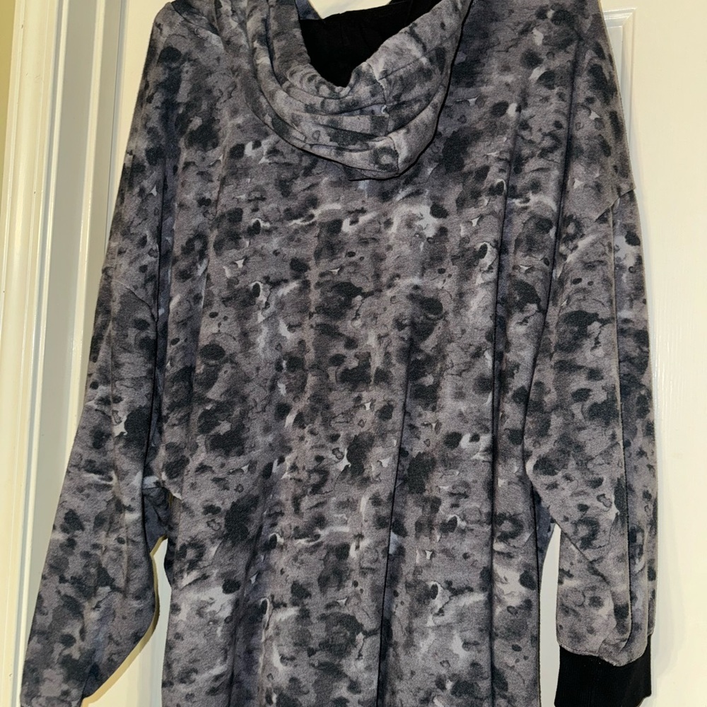 Gray and Black Tie-Dye Hoodie - Picture 3 of 3